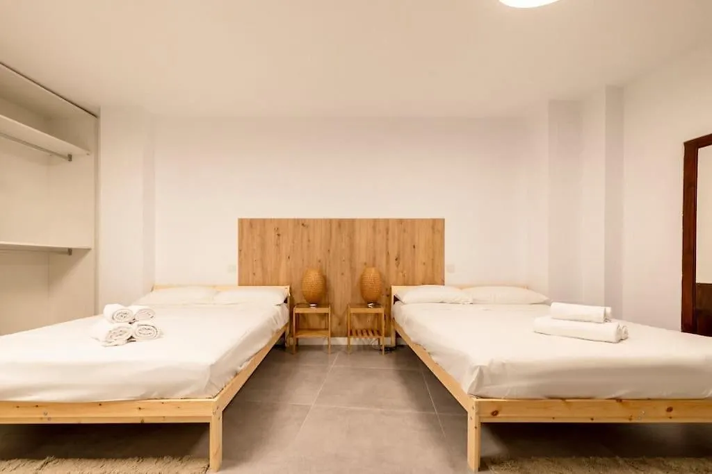 בית נופש Eden Rentals La Laguna Heritage Residence