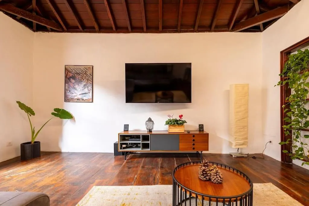 בית נופש Eden Rentals La Laguna Heritage Residence