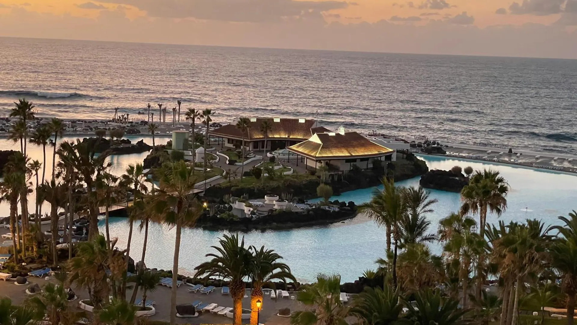 בית נופש Eden Rentals La Laguna Heritage Residence